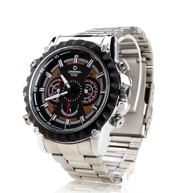 Orologio argento con telecamera IR e memoria interna da 32 GB