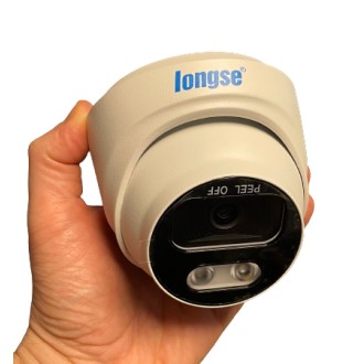 Telecamera IP da 2MP con illuminazione LED a colori per la visione notturna