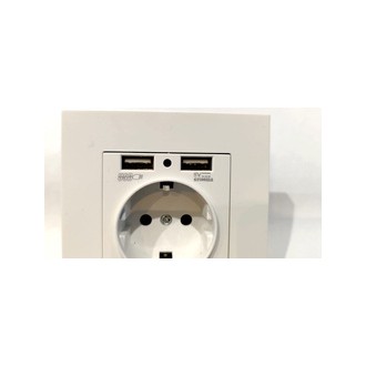Mini telecamera nascosta in presa elettrica WiFi con USB