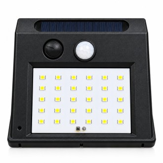 Telecamera Wi-Fi nascosta in un’imitazione di luce solare a LED
