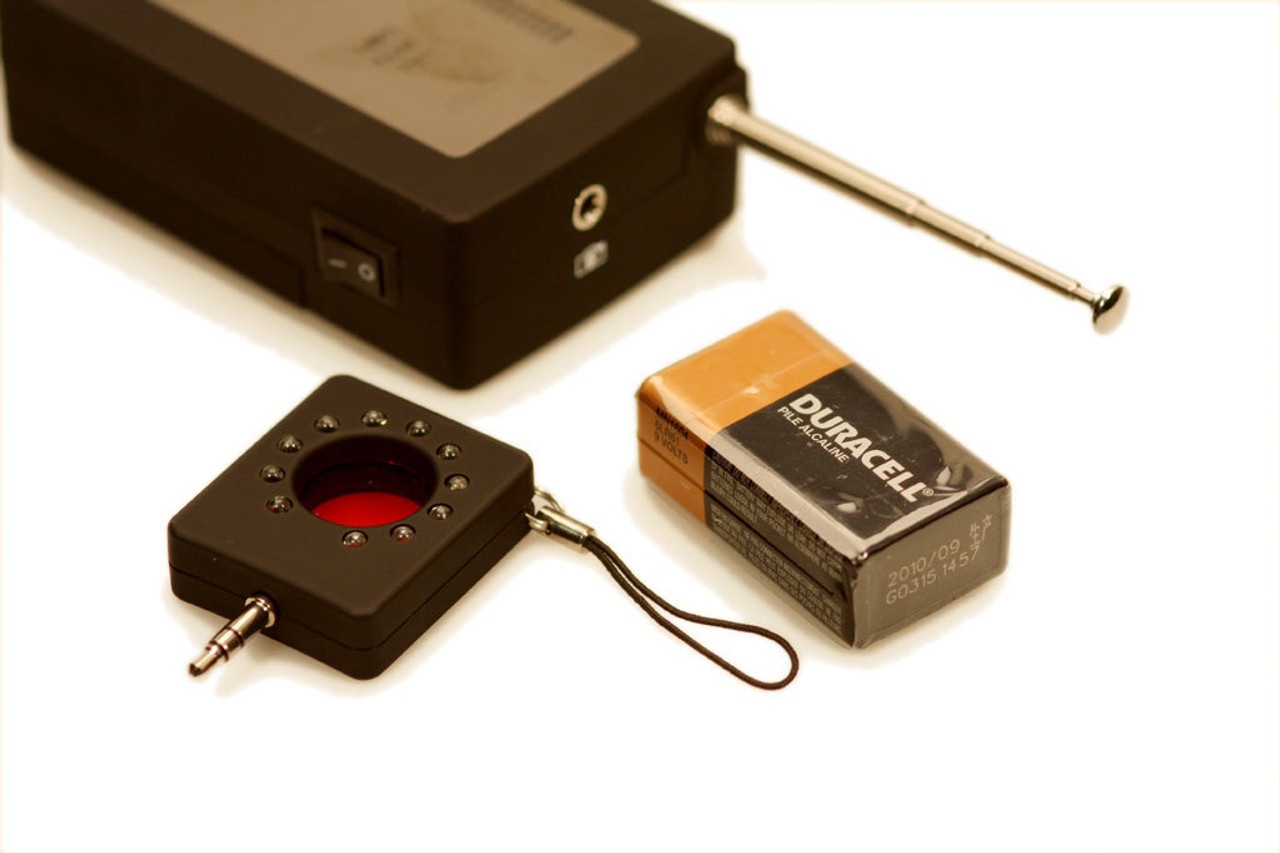 Rilevatore di telecamere nascoste, rilevatore di microspie, rilevatore GPS, rilevatore RF, rilevatore di dispositivi di sorveglianza e rilevatore di telecamere nascoste DD802